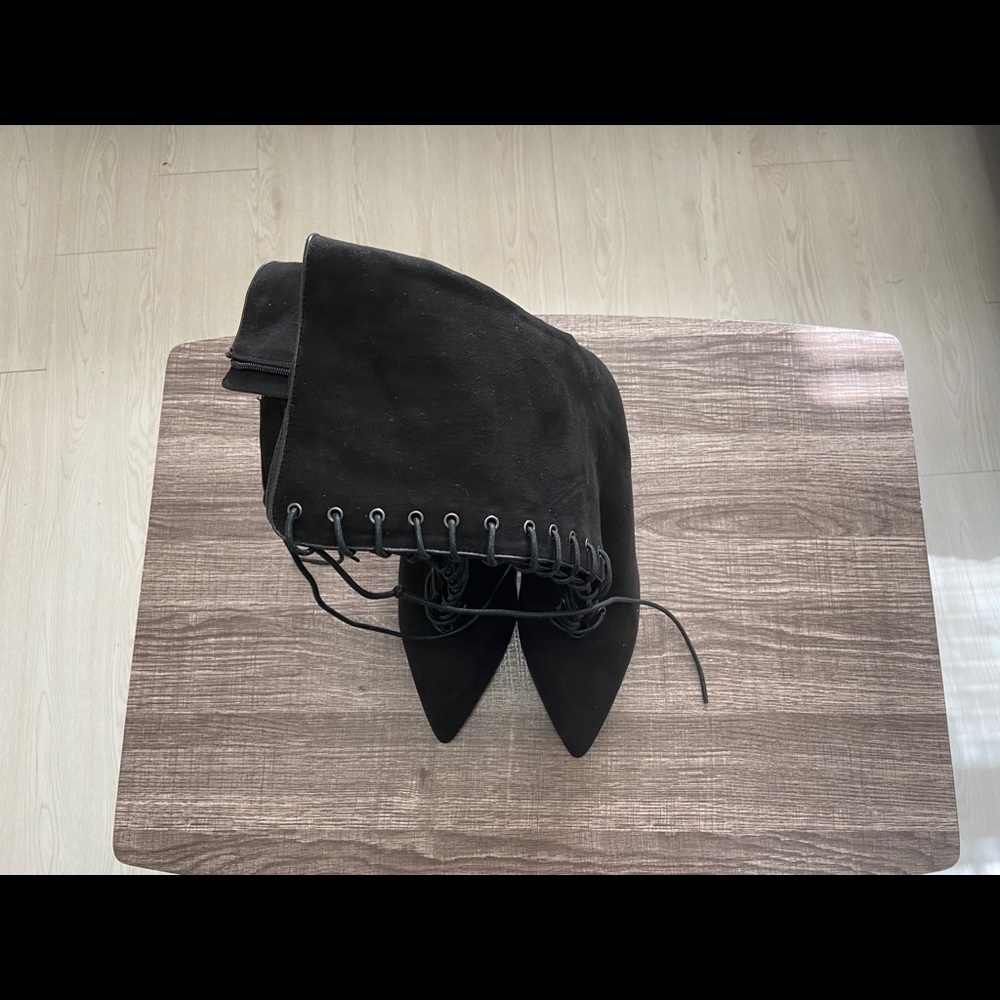Cute heeled boots with ropes